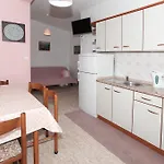 Spavalo * باغ