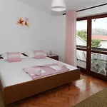 Spavalo باغ