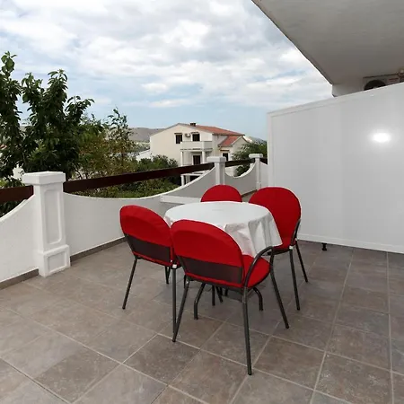 Spavalo Apartment Pag Town