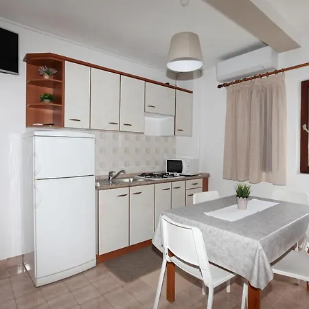 Apartment Spavalo Pag Town