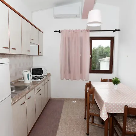 Spavalo Apartment Pag Town