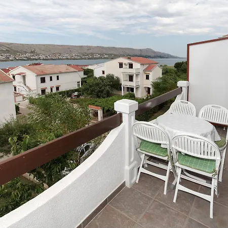 Apartment Spavalo Pag Town